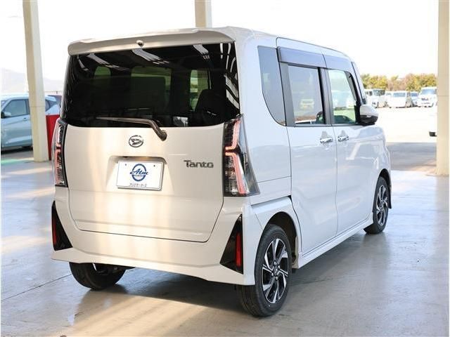 DAIHATSU TANTO CUSTOM 2023 Image 31