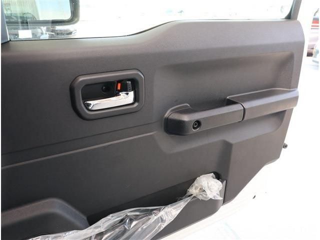 SUZUKI JIMNY NOMADE 2025 Image 31