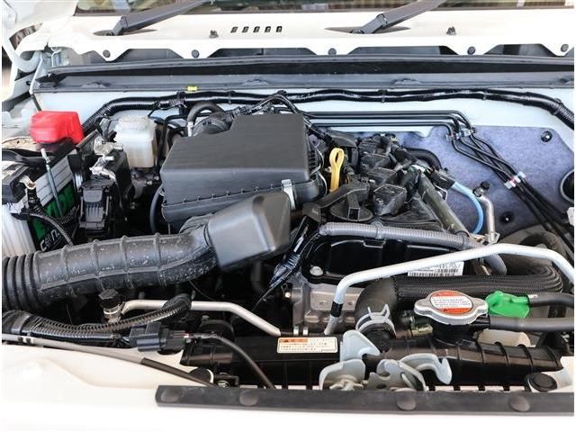 SUZUKI JIMNY NOMADE 2025 Image 31