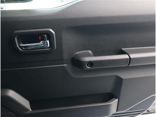 SUZUKI JIMNY NOMADE 2025 Image 31