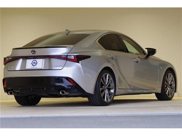 TOYOTA LEXUS IS300H 2021 Image 31
