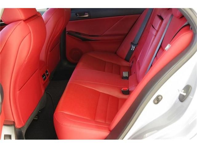 TOYOTA LEXUS IS300H 2021 Image 31