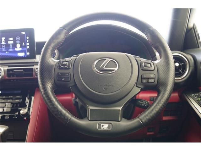 TOYOTA LEXUS IS300H 2021 Image 31