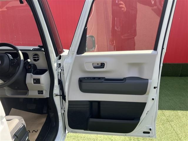 HONDA N BOX 2025 Image 31