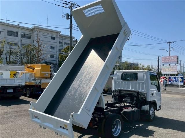 ISUZU  2016 Image 31