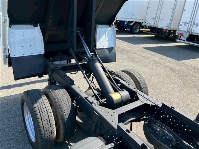 ISUZU  2016 Image 31