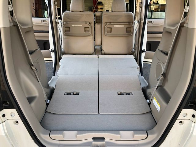 HONDA N BOX 2017 Image 31