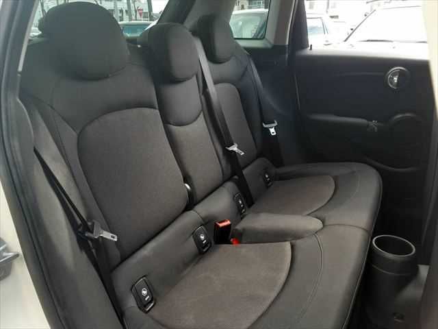 BMW MINI COOPER D 5DOOR 2019 Image 31