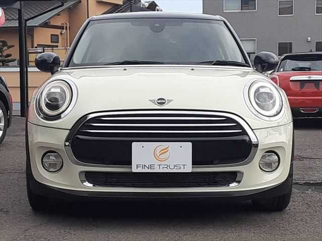 BMW MINI COOPER D 5DOOR 2019 Image 31