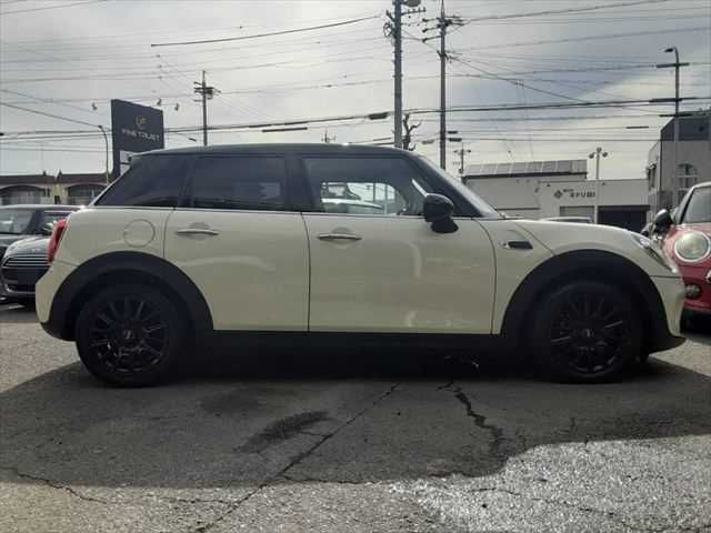 BMW MINI COOPER D 5DOOR 2019 Image 31