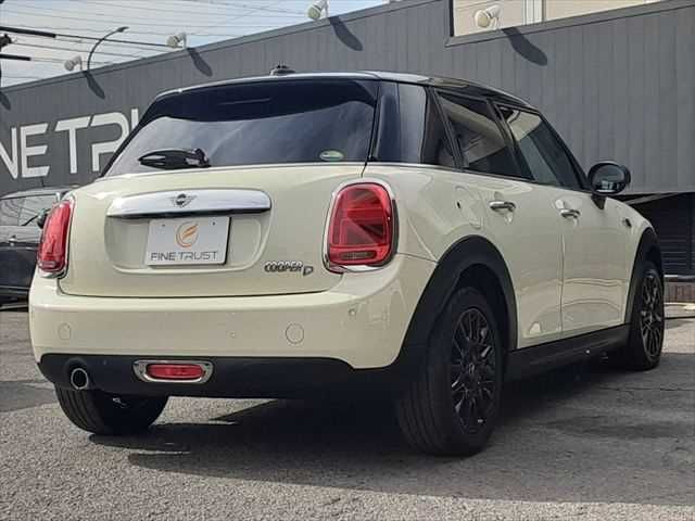 BMW MINI COOPER D 5DOOR 2019 Image 31