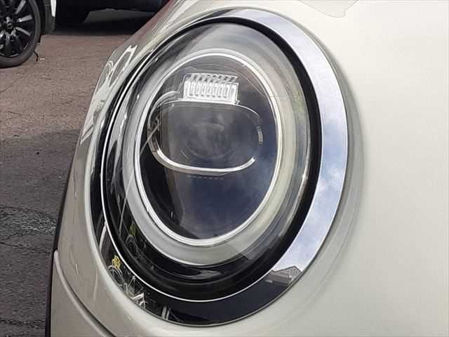 BMW MINI COOPER D 5DOOR 2019 Image 31