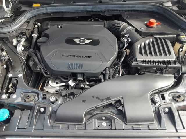 BMW MINI COOPER D 5DOOR 2019 Image 31