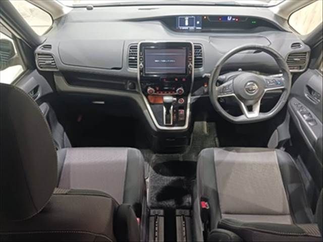 NISSAN SERENA  S-HYBRID 2017 Image 31