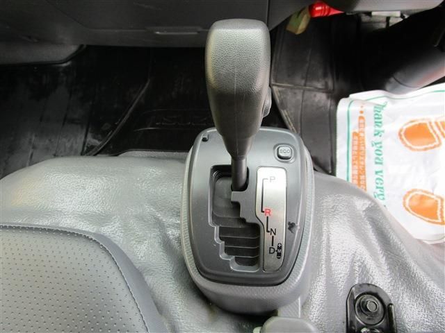 ISUZU  2016 Image 31