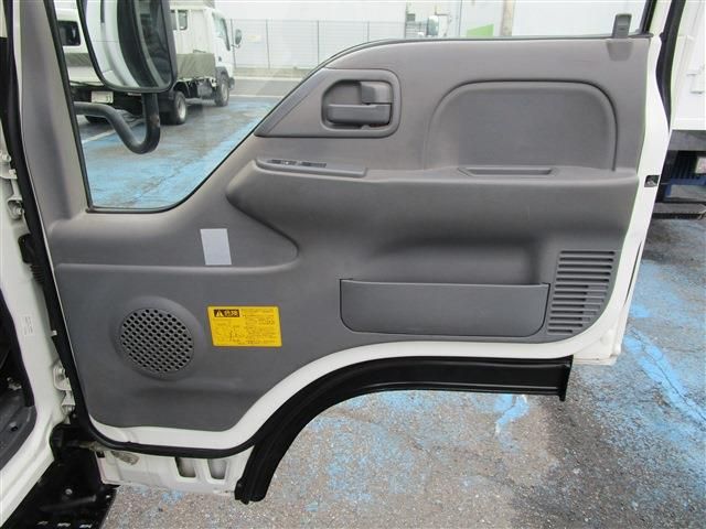 ISUZU  2016 Image 31