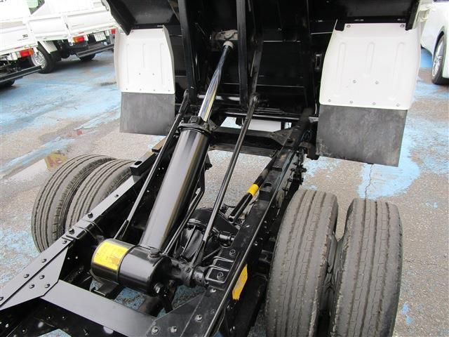 ISUZU  2016 Image 31