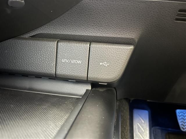 TOYOTA CAMRY HYBRID 2023 Image 31