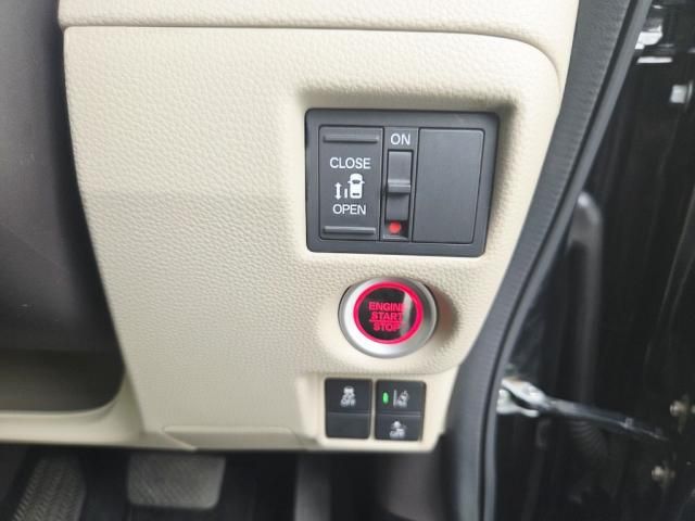 HONDA N BOX 2018 Image 31