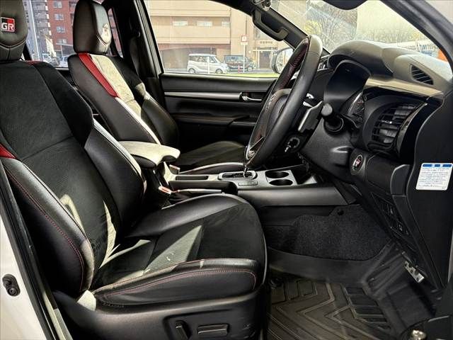 TOYOTA HILUX 4WD 2023 Image 31