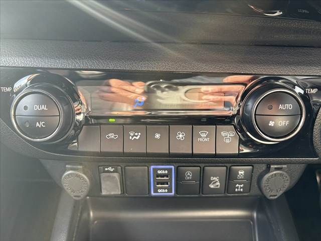 TOYOTA HILUX 4WD 2023 Image 31