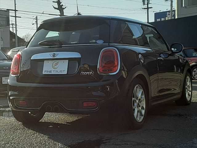 BMW MINI COOPER S 2015 Image 31