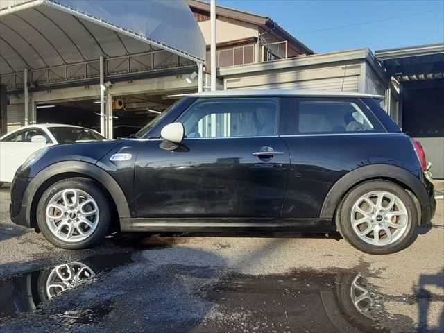 BMW MINI COOPER S 2015 Image 31