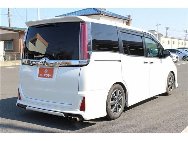 TOYOTA NOAH 2017 Image 31