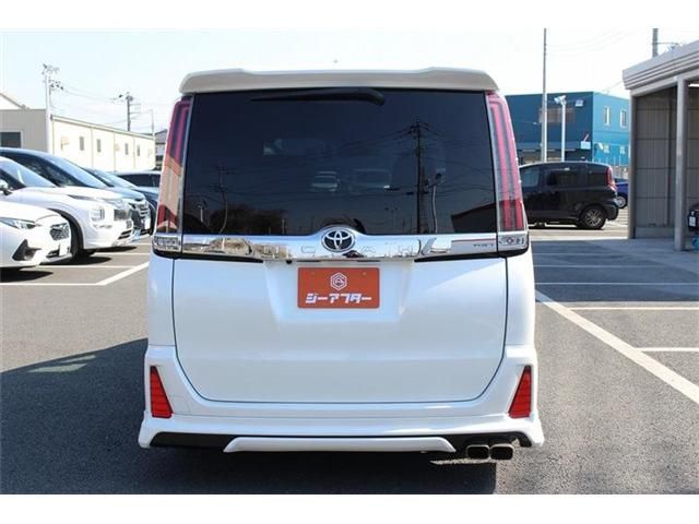 TOYOTA NOAH 2017 Image 31