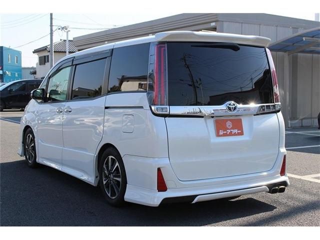 TOYOTA NOAH 2017 Image 31