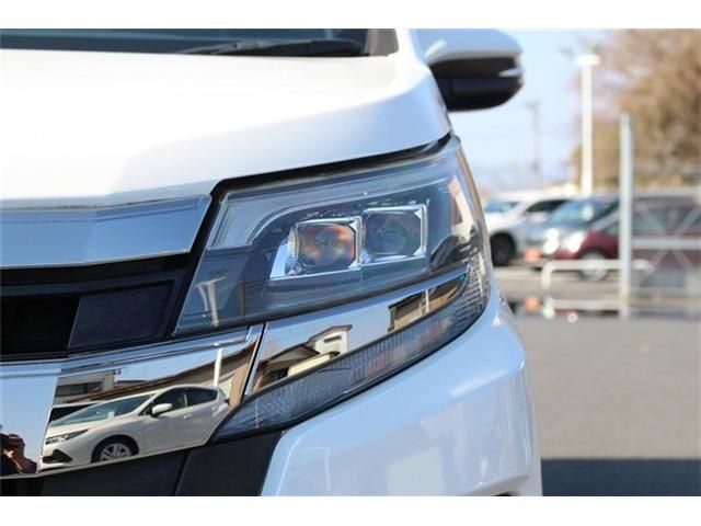 TOYOTA NOAH 2017 Image 31