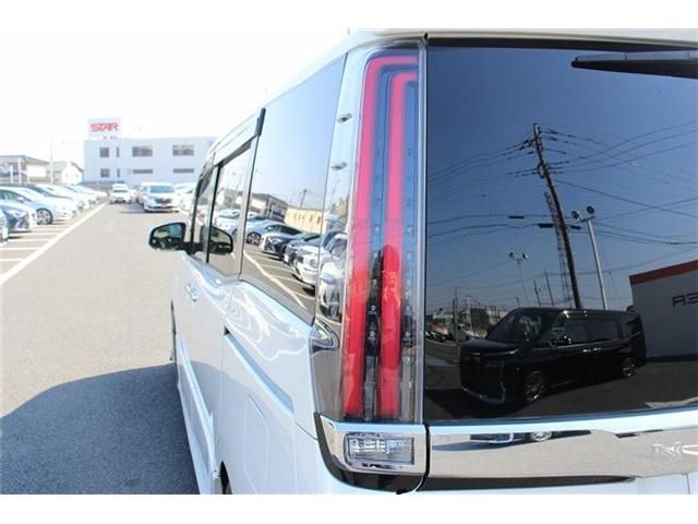 TOYOTA NOAH 2017 Image 31