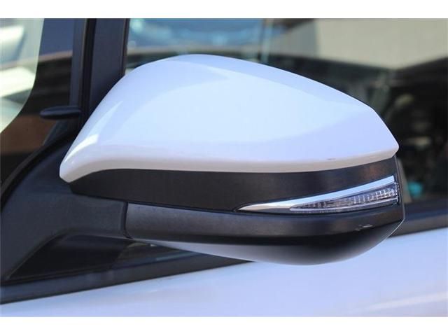 TOYOTA NOAH 2017 Image 31