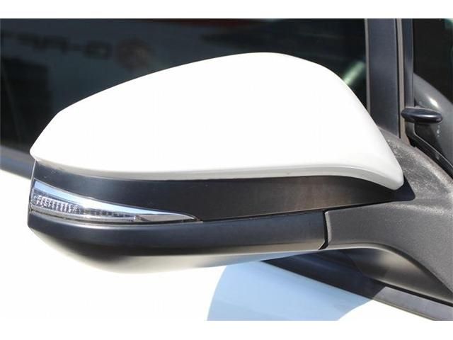 TOYOTA NOAH 2017 Image 31