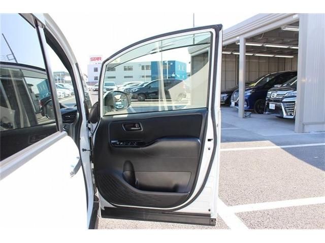 TOYOTA NOAH 2017 Image 31