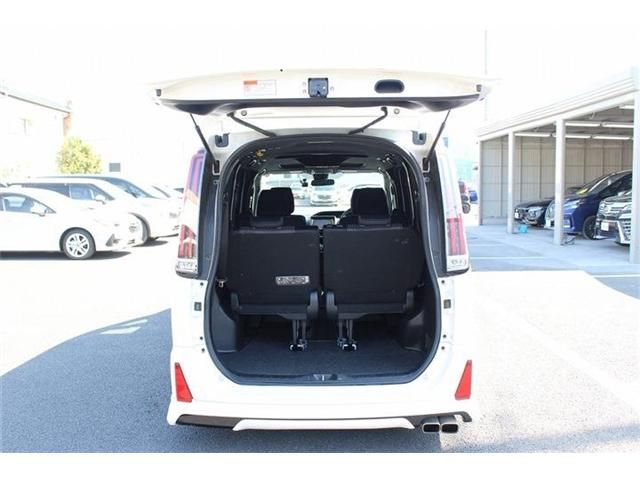 TOYOTA NOAH 2017 Image 31