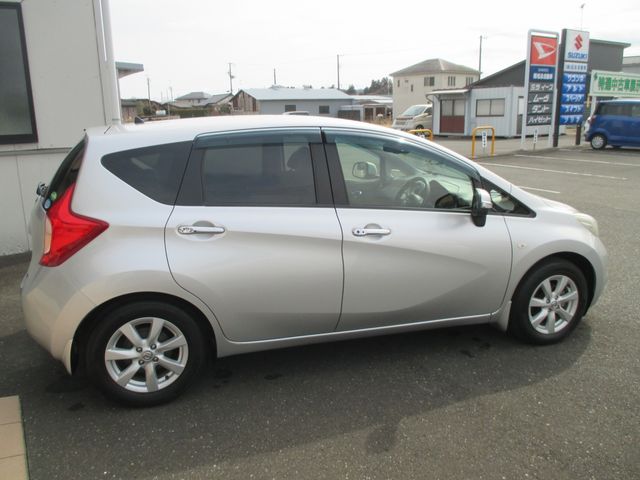 NISSAN NOTE 2012 Image 31