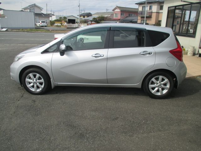 NISSAN NOTE 2012 Image 31