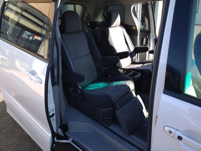 TOYOTA ESTIMA 2006 Image 31