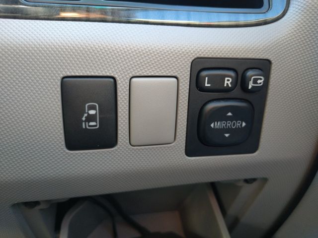 TOYOTA ESTIMA 2006 Image 31