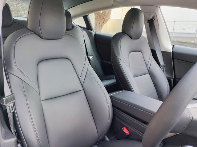 TESLA MODEL 3 2021 Image 31