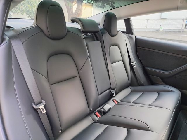 TESLA MODEL 3 2021 Image 31