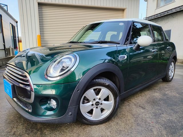 BMW MINI COOPER D 5DOOR 2018 Image 31