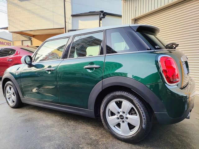 BMW MINI COOPER D 5DOOR 2018 Image 31