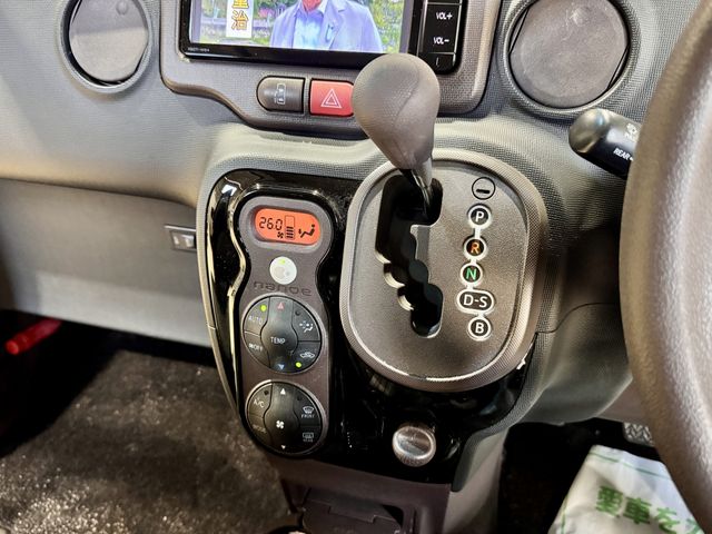 TOYOTA SPADE 2015 Image 31