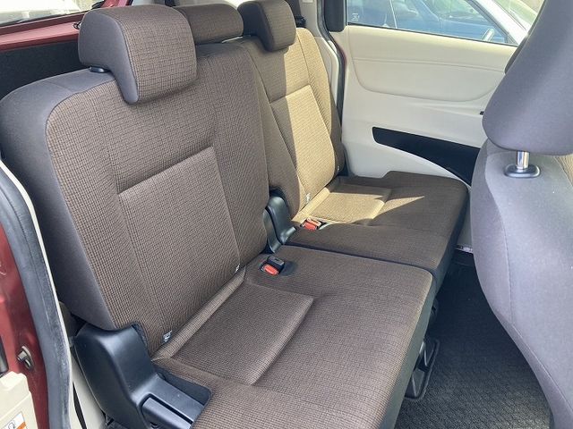 TOYOTA SIENTA HYBRID 2016 Image 31