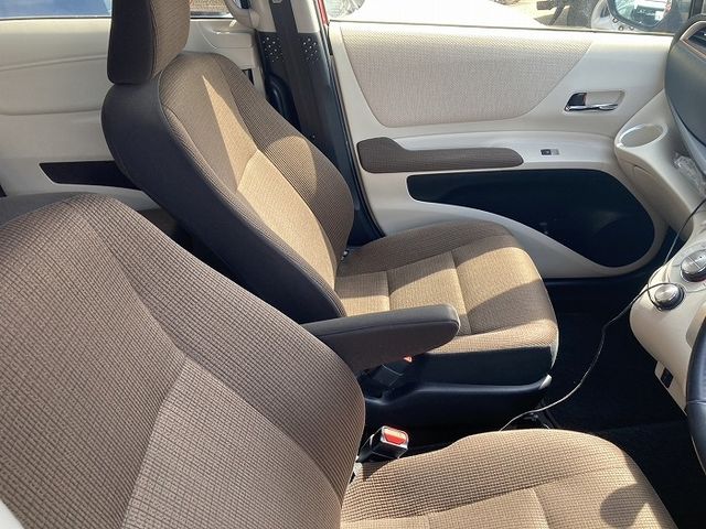 TOYOTA SIENTA HYBRID 2016 Image 31