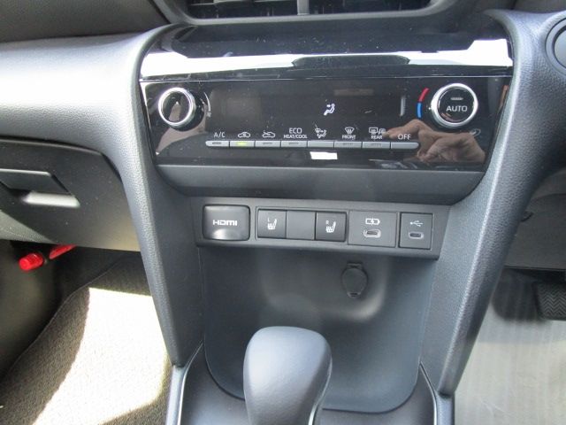 TOYOTA YARIS CROSS HYBRID 2026 Image 31