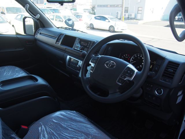 TOYOTA HIACE COMMUTER 2026 Image 31