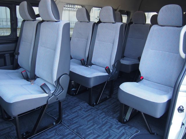 TOYOTA HIACE COMMUTER 2026 Image 31